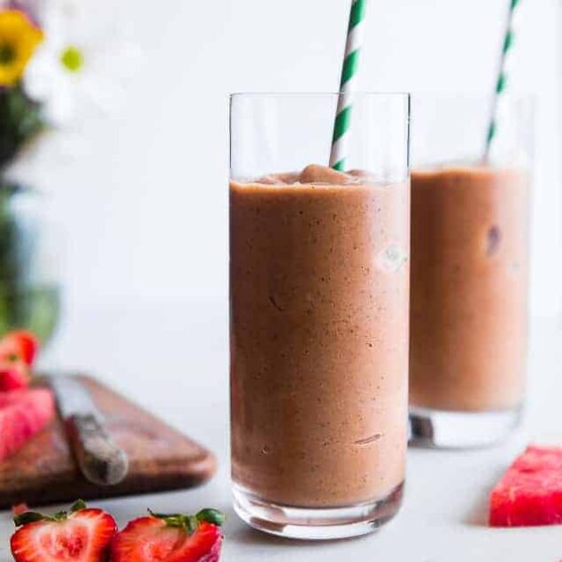 Healthy Strawberry Watermelon Smoothie - This fresh, CREAMY Healthy Summer Smoothie is a DELICIOUS way to start the day! Paleo and vegan friendly and made with clean ingredients that even kids will love! | #Foodfaithfitness | #Vegan #Paleo #DairyFree #Cleaneating #Smoothie