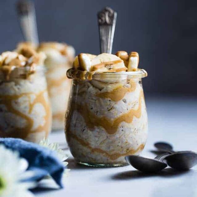 Banana Peanut Butter Overnight Oats - This make ahead, vegan overnight oats recipe is a healthy, 4 ingredient way to start the day! dairy, sugar and, gluten free and kid friendly too! | Foodfaithfitness.com | @FoodFaithFit