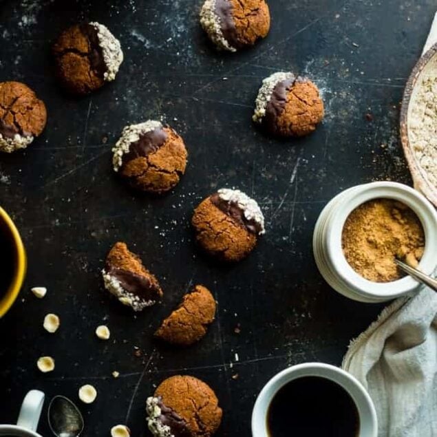 Paleo Chocolate Hazelnut Coffee Ginger Snaps - This easy, sweet and spicy paleo chocolate hazelnut healthy ginger snap recipe has notes of rich coffee! They're the perfect healthy, gluten free cookie for the Holidays! | Foodfaithfitness.com | @FoodFaithFit