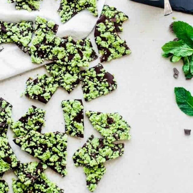 Vegan Peppermint Bark - This peppermint bark is ready in 15 minutes and only has 6 ingredients! Its a quick and easy, healthy and paleo friendly Christmas food gift or dessert! | Foodfaithfitness.com | @FoodFaithFit