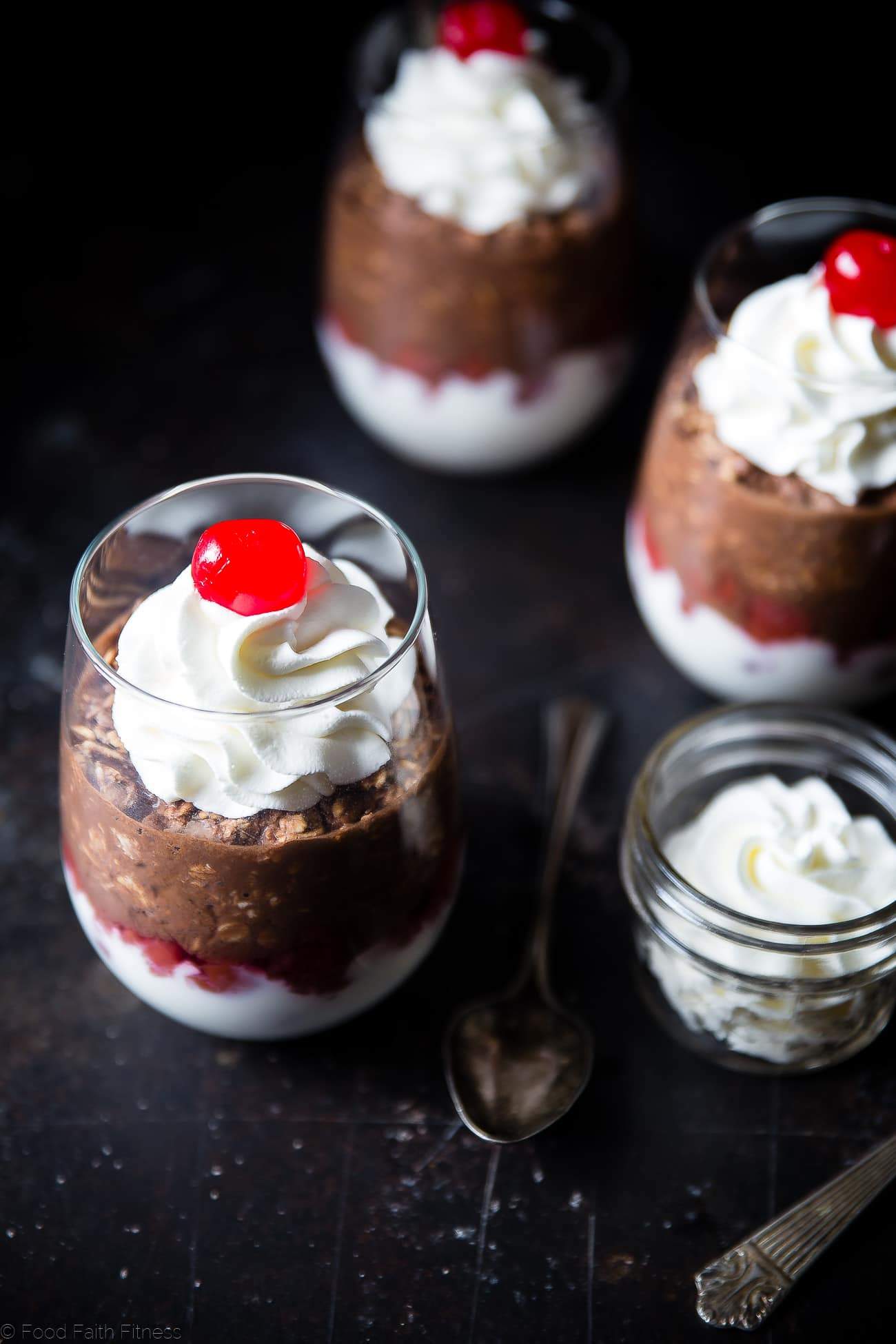 Black Forest Cake Overnight Oats - These 6 ingredient, quick and easy overnight oats have all the taste of the classic dessert in a healthy, gluten free and protein packed breakfast! | Foodfaithfitness.com | @FoodFaithFit