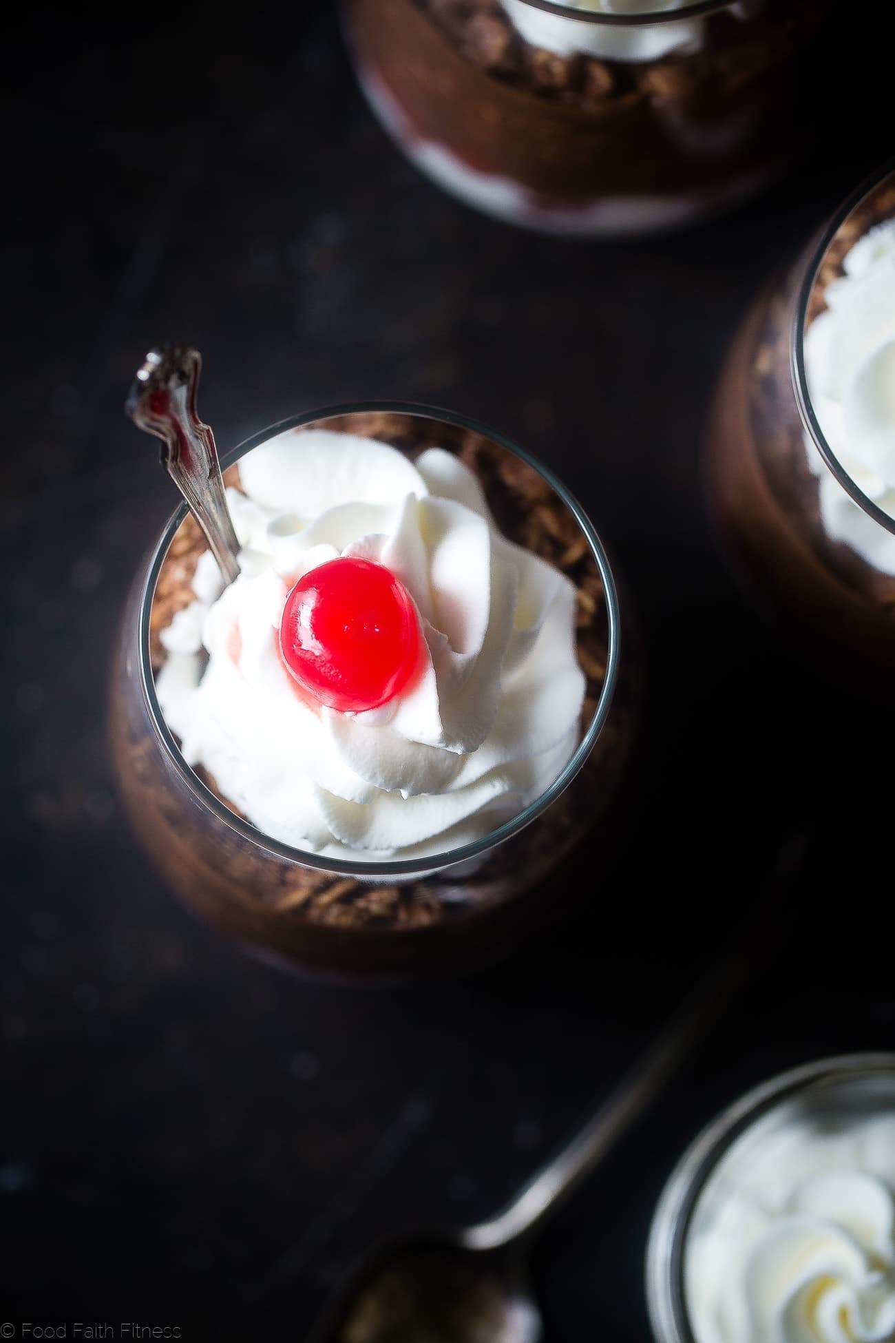 Black Forest Cake Overnight Oats - These 6 ingredient, quick and easy overnight oats have all the taste of the classic dessert in a healthy, gluten free and protein packed breakfast! | Foodfaithfitness.com | @FoodFaithFit