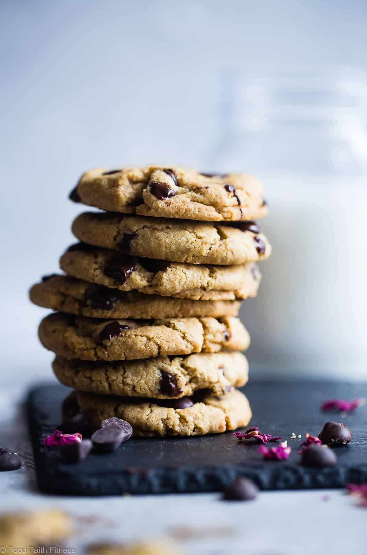 The BEST Eggless Chocolate Chip Cookies - SO chewy on the inside, crispy on the outside and secretly gluten free, with a dairy free and vegan option! The only chocolate chip cookie recipe you well ever need! | #Foodfaithfitness | #Glutenfree #Vegan #Healthy #Cookies #EggFree