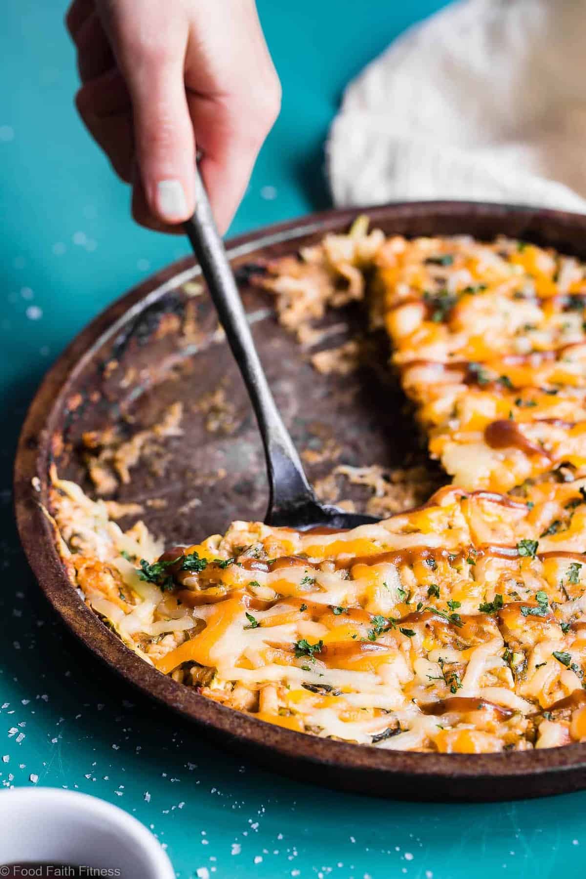 Keto BBQ Chicken Zoodle Casserole - This 6 ingredient casserole is an ULTRA delicious weeknight dinner that is under 300 calories, protein packed and will please even picky eaters! Gluten free & low carb too! | #Foodfaithfitness | #Keto #Lowcarb #Glutenfree #Sugarfree #Healthy
