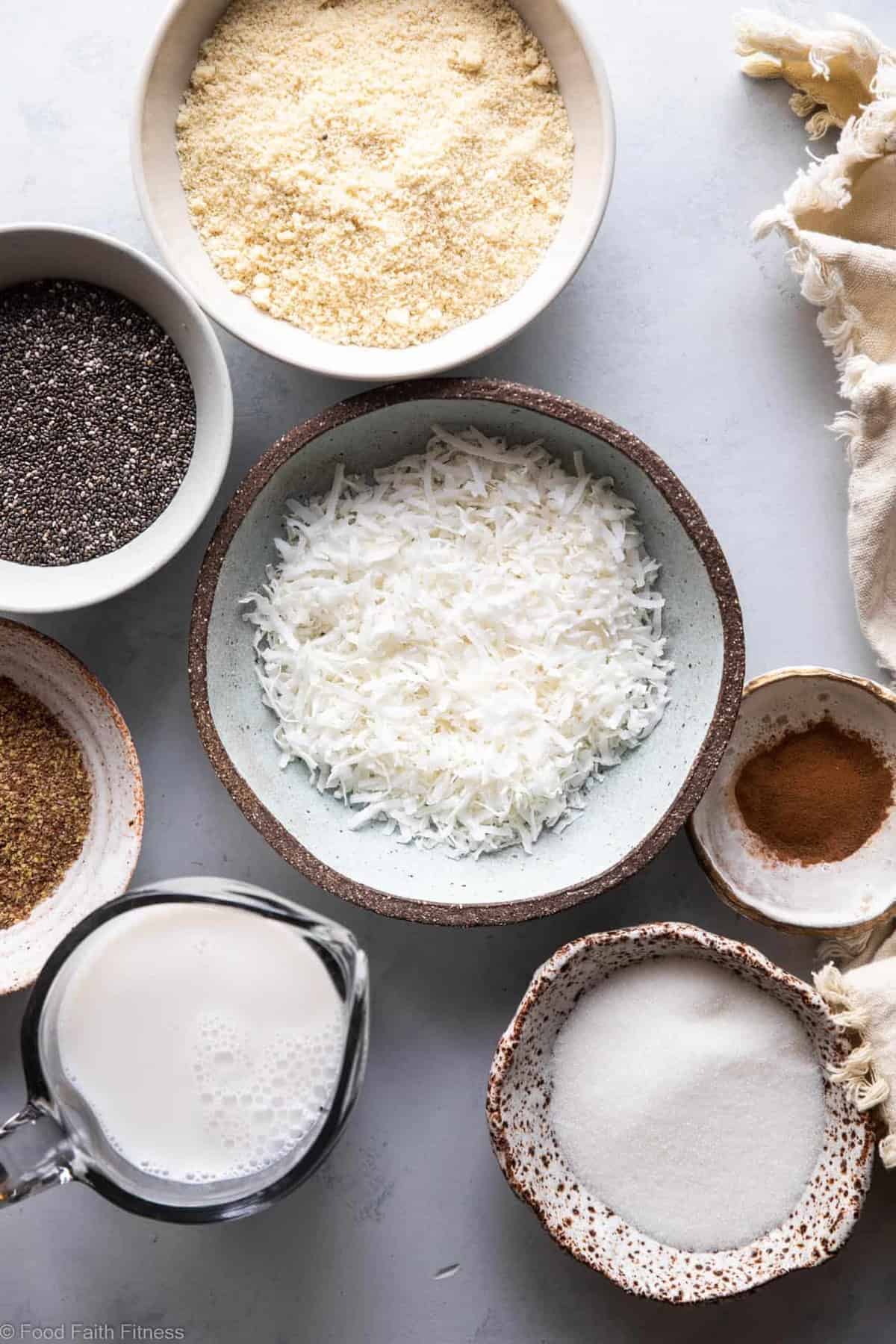 Low Carb Keto Noatmeal - This easy paleo and vegan friendly no oats oatmeal is gluten, grain, dairy and sugar free and tastes like cozy oatmeal without the oats! You won't believe it until you try it! | #Foodfaithfitness |