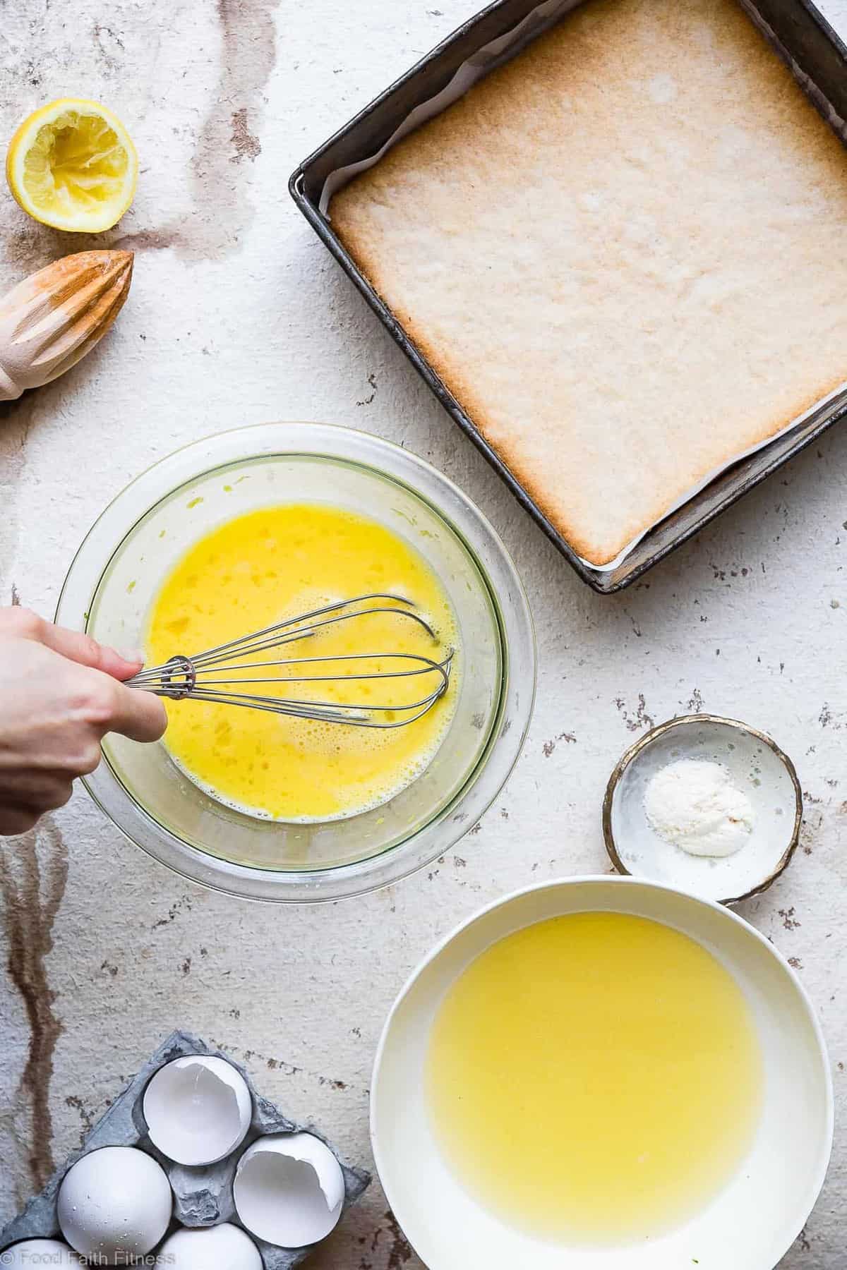 Sugar Free Keto Low Carb Lemon Bars - These easy, gluten free lemon bars are only 5 ingredients and SO delicious! You will never believe they are only 100 calories, low carb and sugar free! | #Foodfaithfitness | #Glutenfree #Lowcarb #keto #sugarfree #healthy